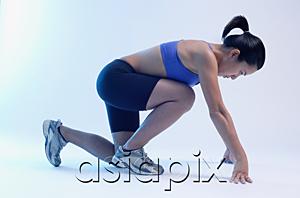 AsiaPix - Woman kneeling at starting position, side view