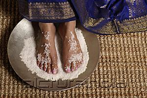 PictureIndia - Indian woman's feet in salt scrub