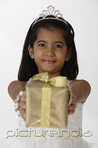 PictureIndia - girl holding gift