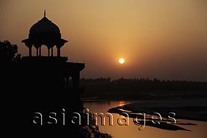 Asia Images Group - Sunset over the Taj Mahal and the River Yamuna, Agra, India