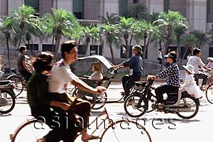 Asia Images Group - Vietnam, Hanoi, traffic in front of Foreign Trade Bank
