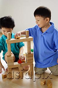 AsiaPix - Children playing with building blocks